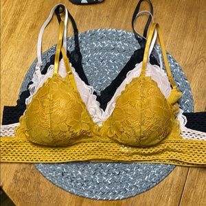 🆕 Set of 3 Lace Bras - 38A/B 🆕